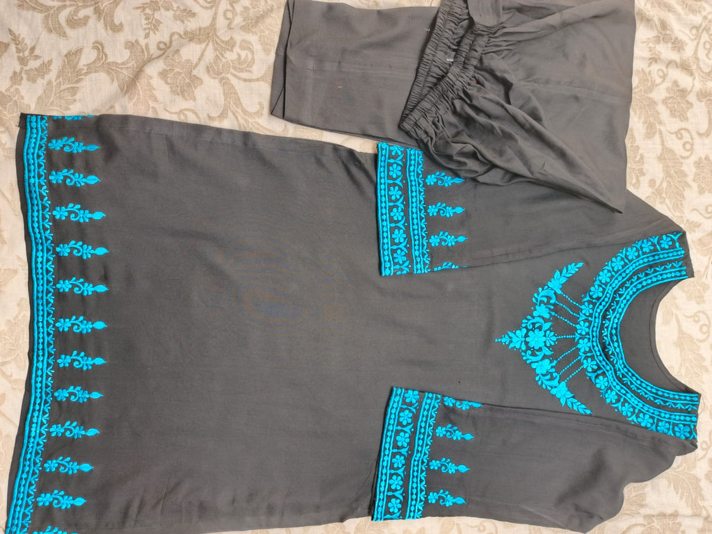 Noir Elegance – 2 Piece Embroidered Unstitched Winter Dhanak Suit