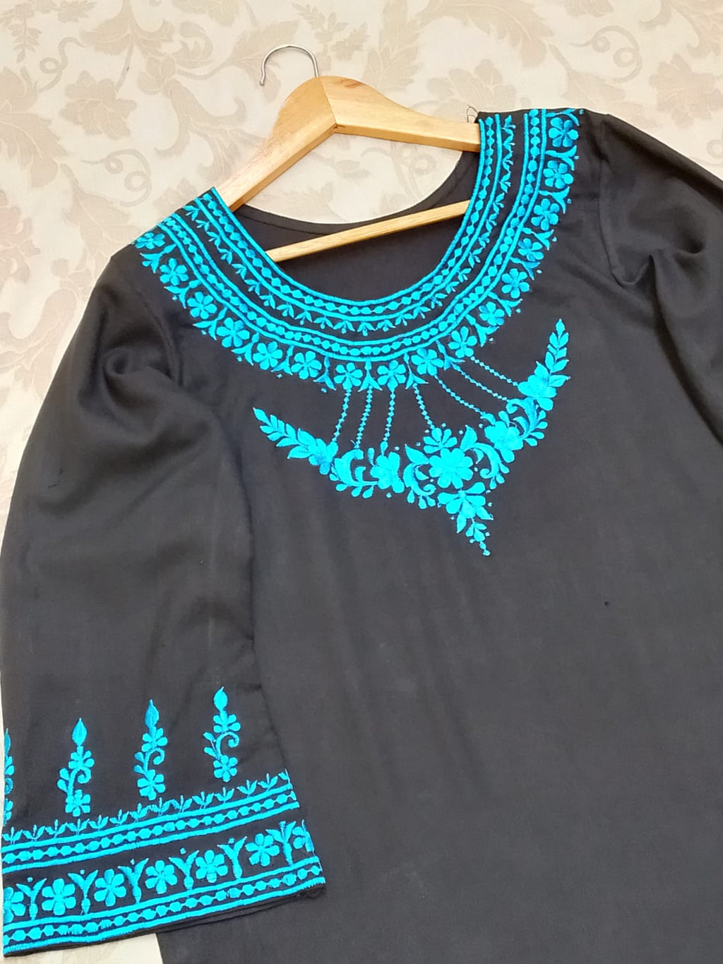 Noir Elegance – 2 Piece Embroidered Unstitched Winter Dhanak Suit