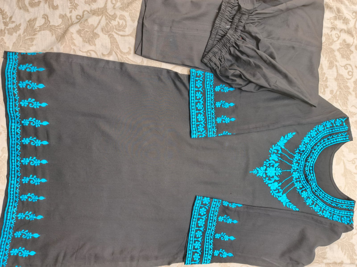 Noir Elegance – 2 Piece Embroidered Unstitched Winter Dhanak Suit