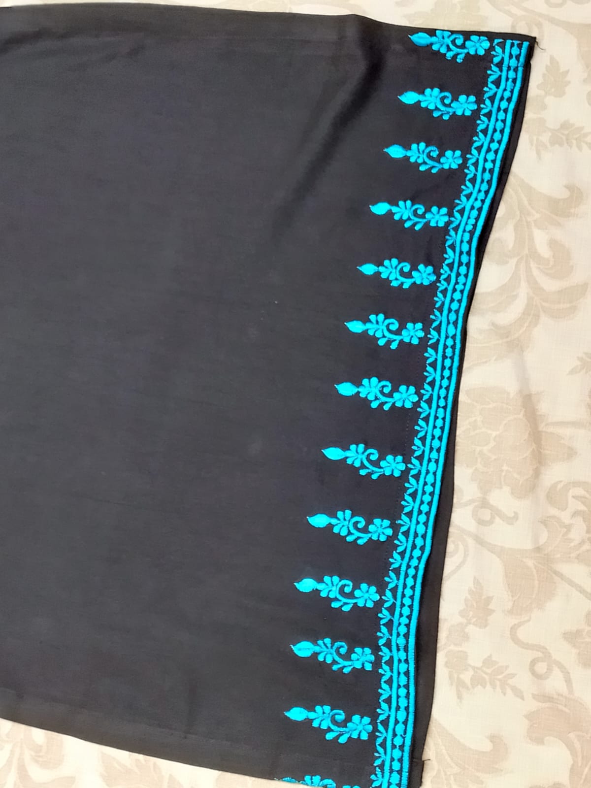 Noir Elegance – 2 Piece Embroidered Unstitched Winter Dhanak Suit